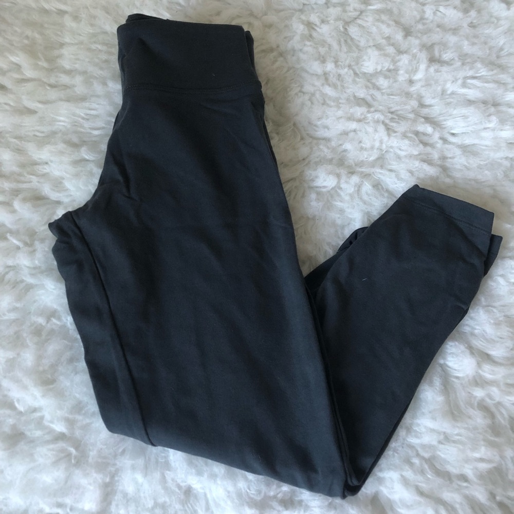 New Victoria’s Secret grey cropped leggings